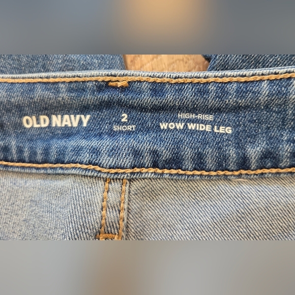 Old Navy High-Rise Wow Wide Leg Cropped Jeans Size 2 Short Light Wash - Picture 8 of 10
